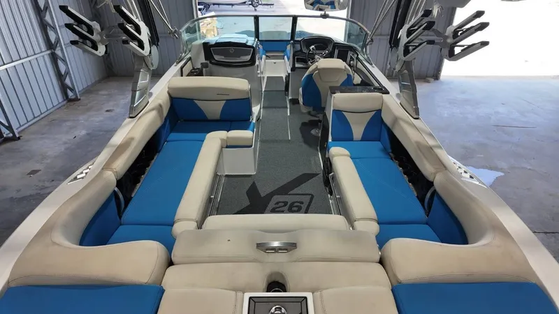 Slide: The Image of MasterCraft X26 2018 - 67