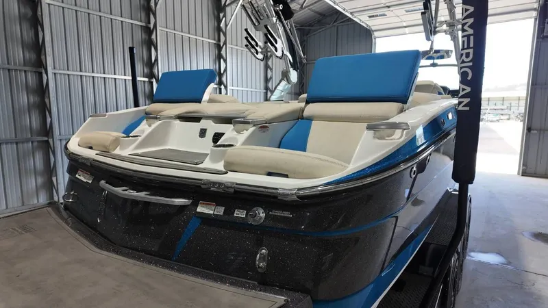 Slide: The Image of MasterCraft X26 2018 - 74