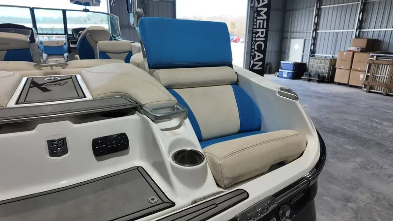 Slide: The Image of MasterCraft X26 2018 - 75