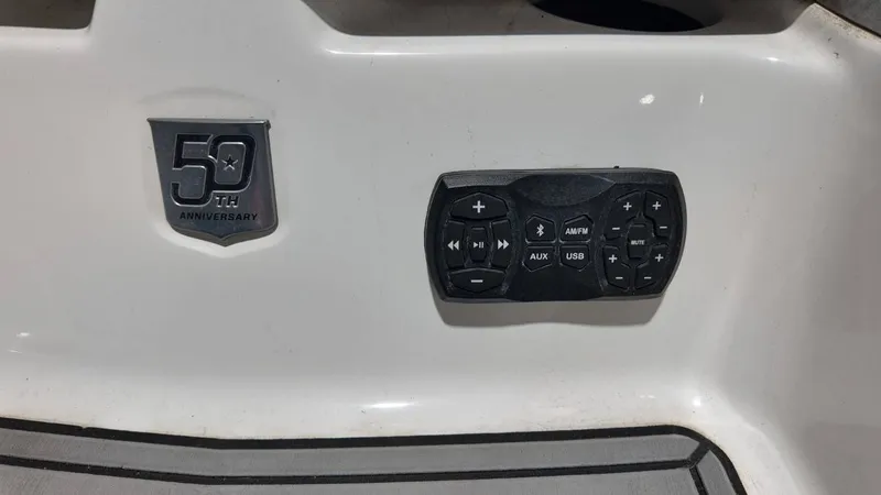 Slide: The Image of MasterCraft X26 2018 - 76