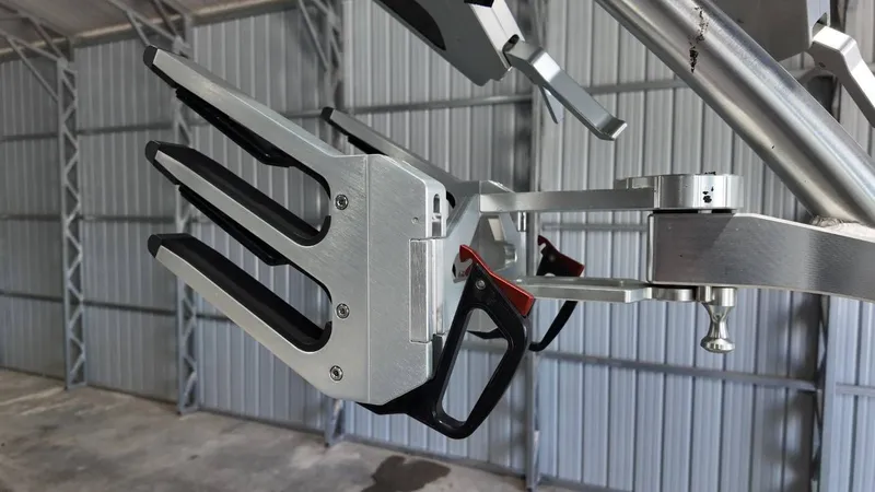 Slide: The Image of MasterCraft X26 2018 - 80