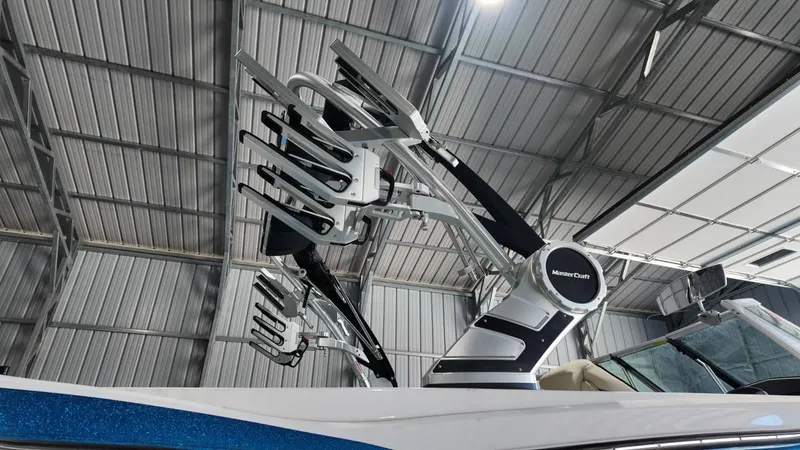 Slide: The Image of MasterCraft X26 2018 - 81