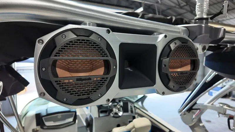 Slide: The Image of MasterCraft X26 2018 - 82