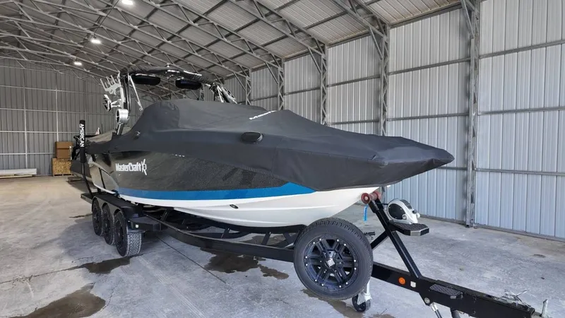 Slide: The Image of MasterCraft X26 2018 - 88