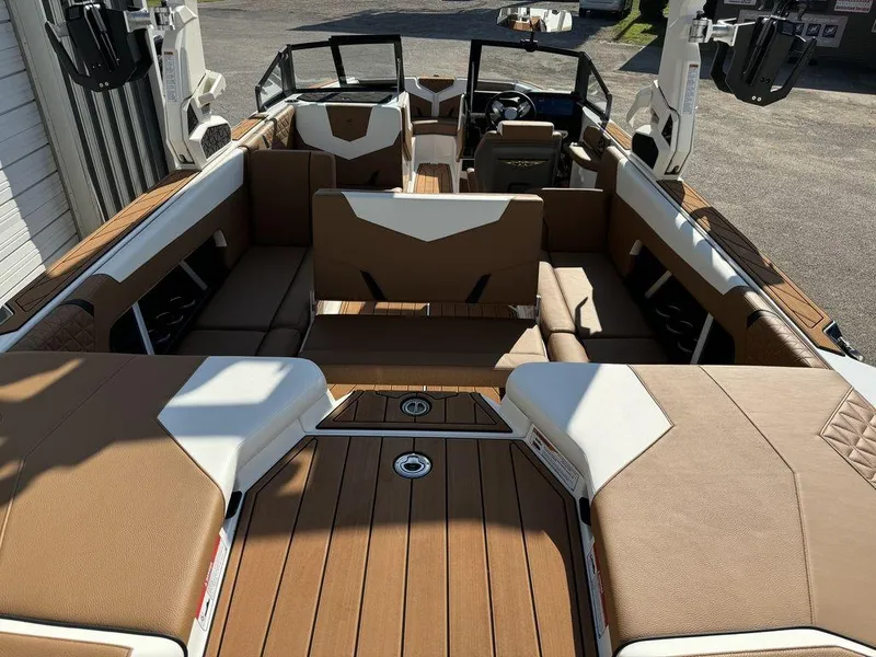 Slide: The Image of Nautique Super Air Nautique GS24 2024 - 10