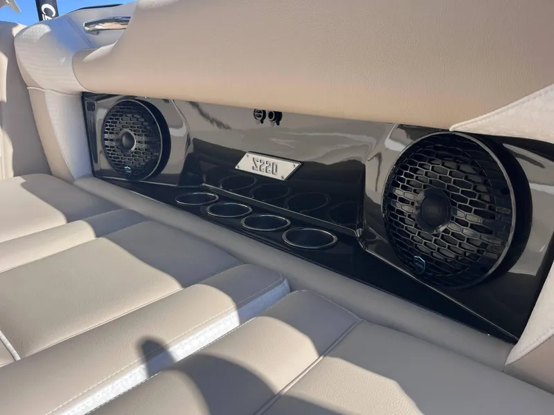 Slide: The Image of Supreme S220 2025 - 11