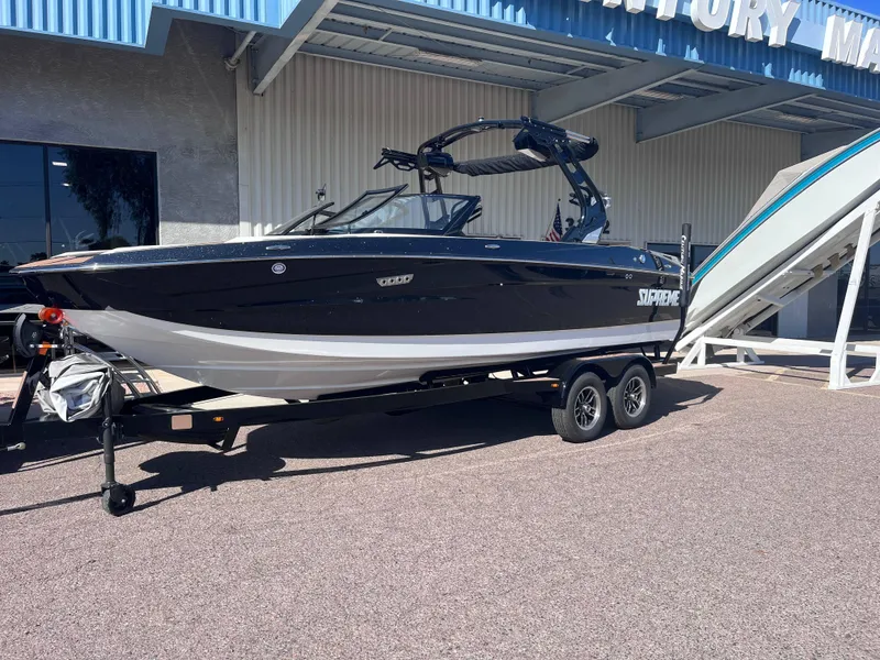 Slide: The Image of Supreme S220 2025 - 2