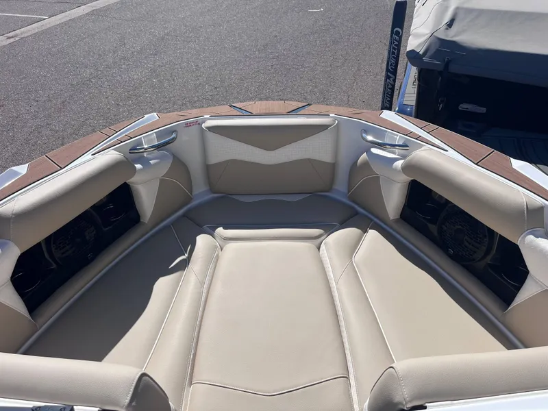 Slide: The Image of Supreme S220 2025 - 9