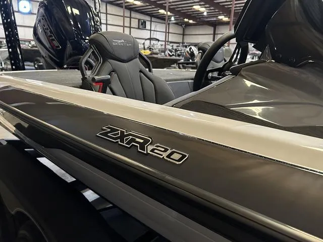 Slide: The Image of 2025 Skeeter ZXR20 boat with Yamaha 250 engine in showroom. - 4