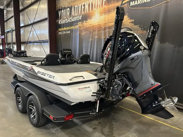 Slide: The Image of 2025 Skeeter ZXR20 boat with Yamaha 250 engine in showroom. - 6