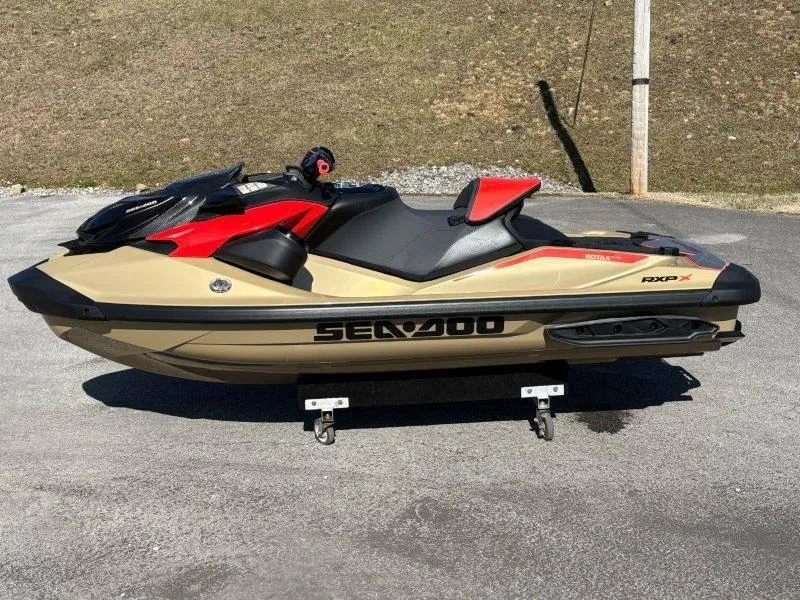 Slide: The Image of Sea-Doo RXP-X 325 2025 - 10