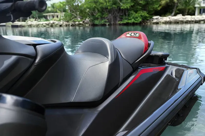 Slide: The Image of Sea-Doo GTR-X 300 2025 - 8