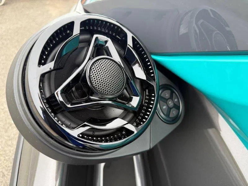 Slide: The Image of Sea-Doo GTR 230 2025 - 14