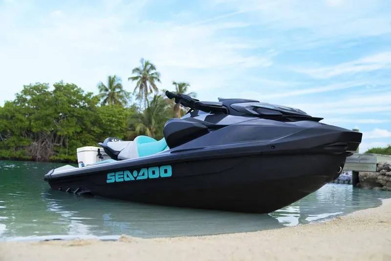 Slide: The Image of Sea-Doo GTR 230 2025 - 6