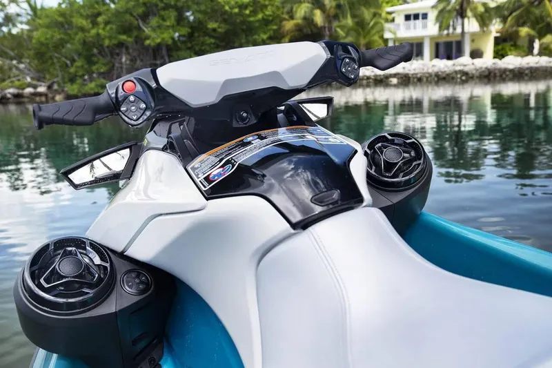 Slide: The Image of Sea-Doo GTI SE 170 2025 - 3