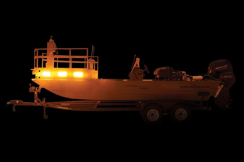 Slide: The Image of Tracker Grizzly 2072 CC Sportsman Kicker 2025 - 18
