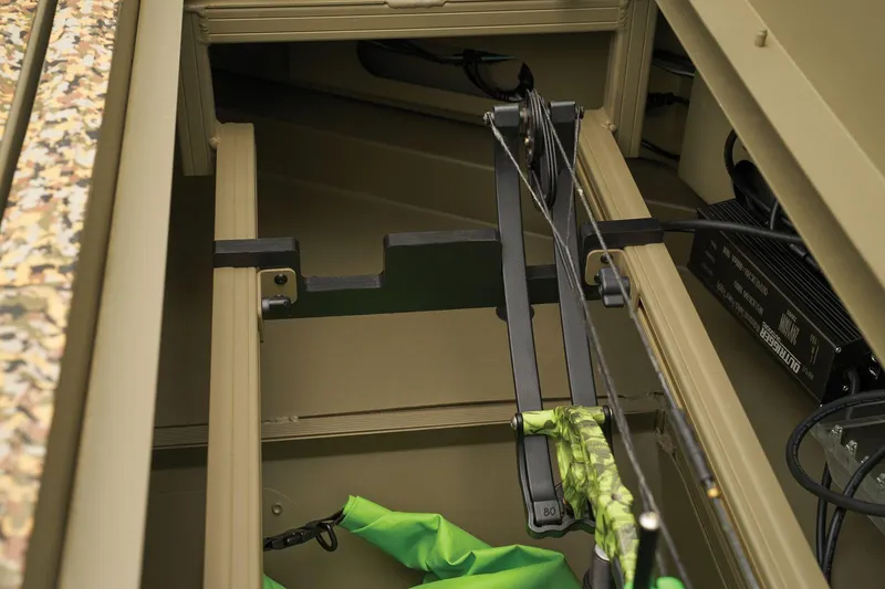 Slide: The Image of Tracker Grizzly 2072 CC Sportsman Kicker 2025 - 36
