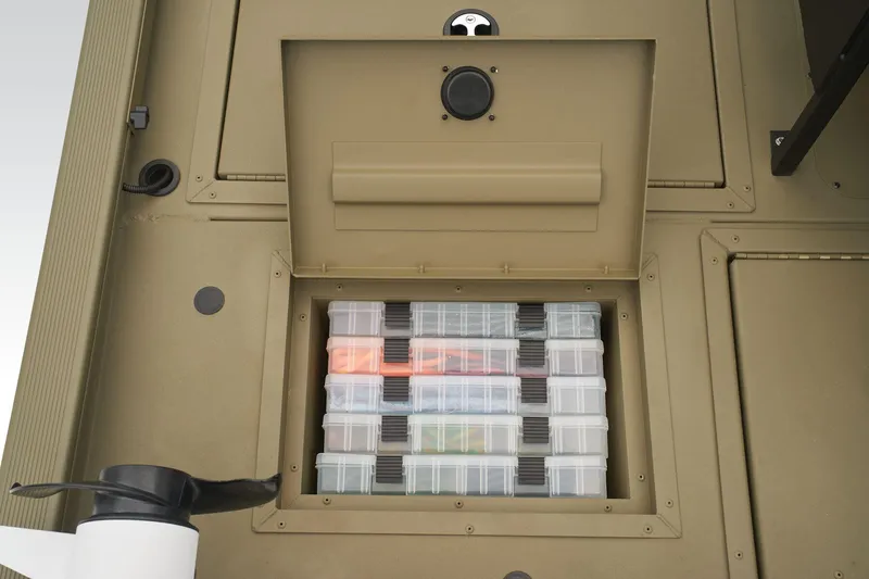 Slide: The Image of Tracker Grizzly 2072 CC Sportsman Kicker 2025 - 73
