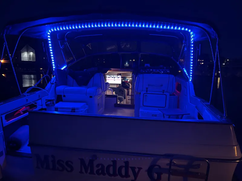 Slide: The Image of Sea Ray 340 Express Cruiser 1988 - 14