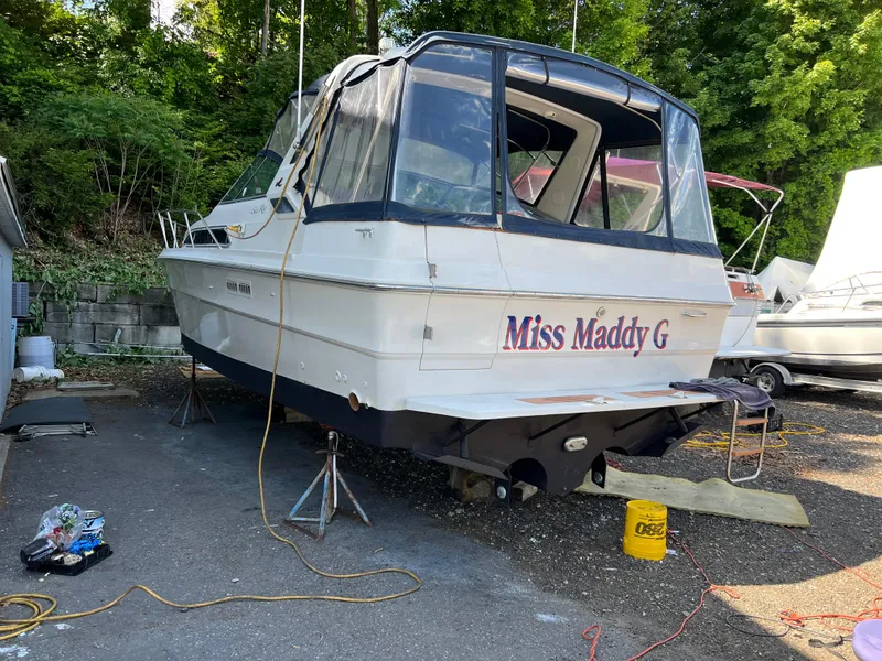 Slide: The Image of Sea Ray 340 Express Cruiser 1988 - 19