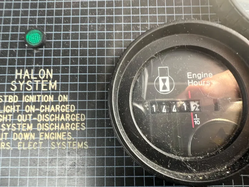 Slide: The Image of Sea Ray 340 Express Cruiser 1988 - 23