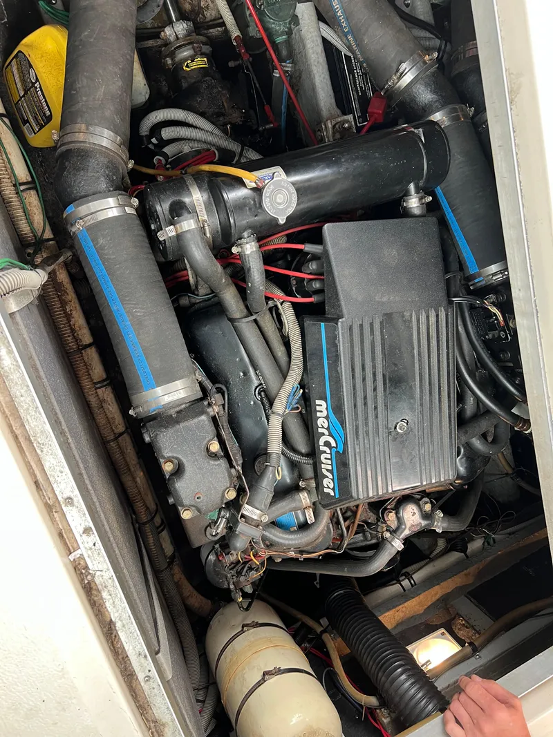 Slide: The Image of Sea Ray 340 Express Cruiser 1988 - 25