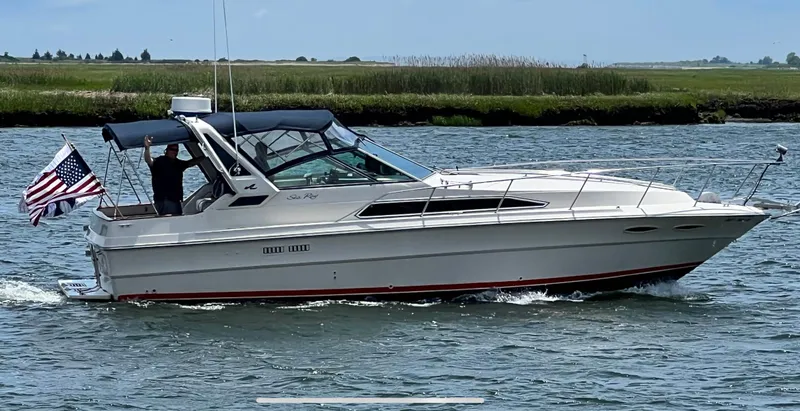 Slide: The Image of Sea Ray 340 Express Cruiser 1988 - 29