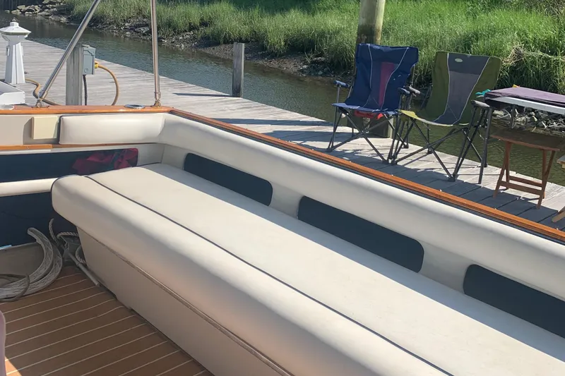 Slide: The Image of Sea Ray 340 Express Cruiser 1988 - 35