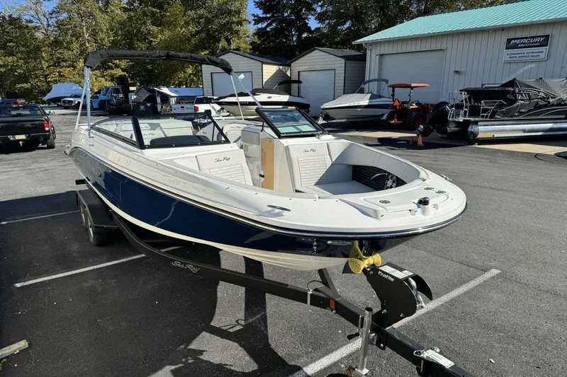 Slide: The Image of Sea Ray SPX 230 2024 - 1