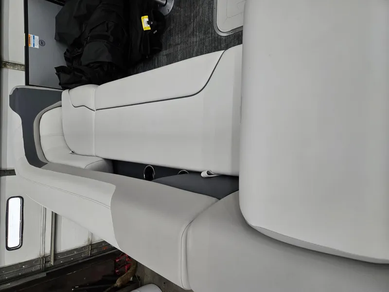 Slide: The Image of Sweetwater 2486SFL 2025 - 13