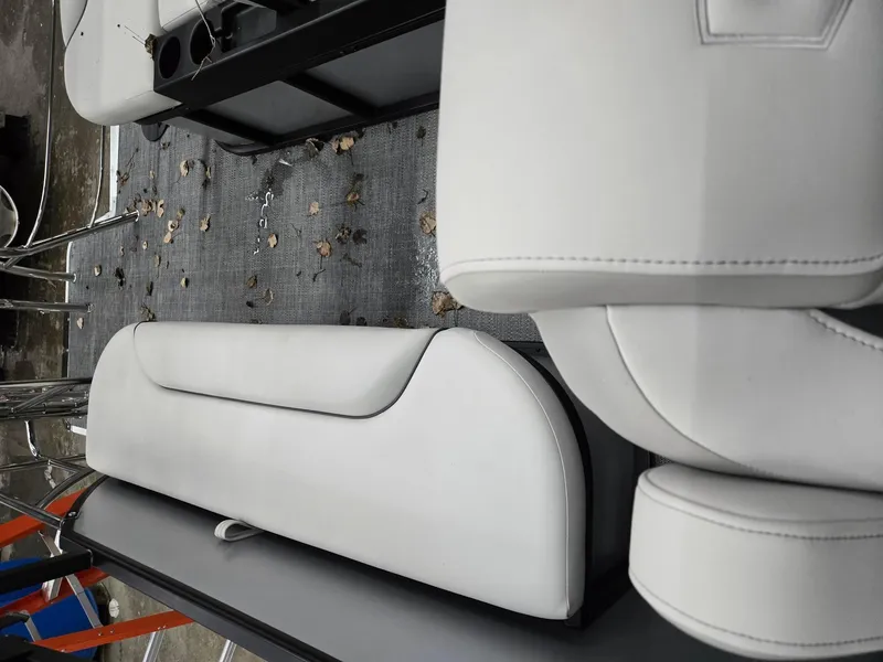 Slide: The Image of Sweetwater 2486SFL 2025 - 20