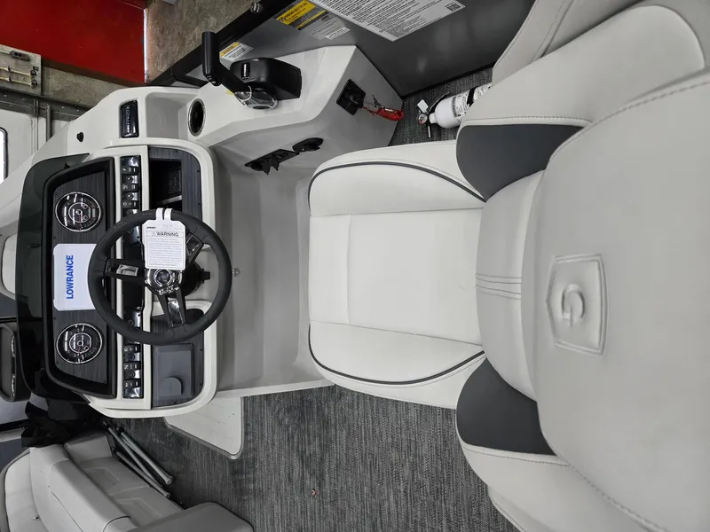 Slide: The Image of Sweetwater 2486SFL 2025 - 6