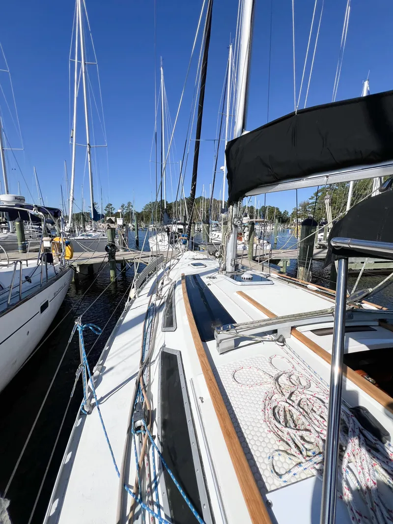 The Image of 1989 Jeanneau Voyage 11.20 sailboat docked in marina. - 0