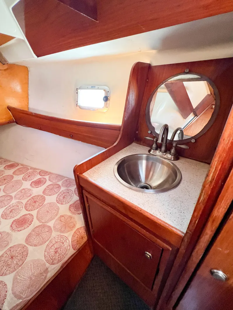 Slide: The Image of Interior of Jeanneau Voyage 11.20 yacht, year 1989. - 24