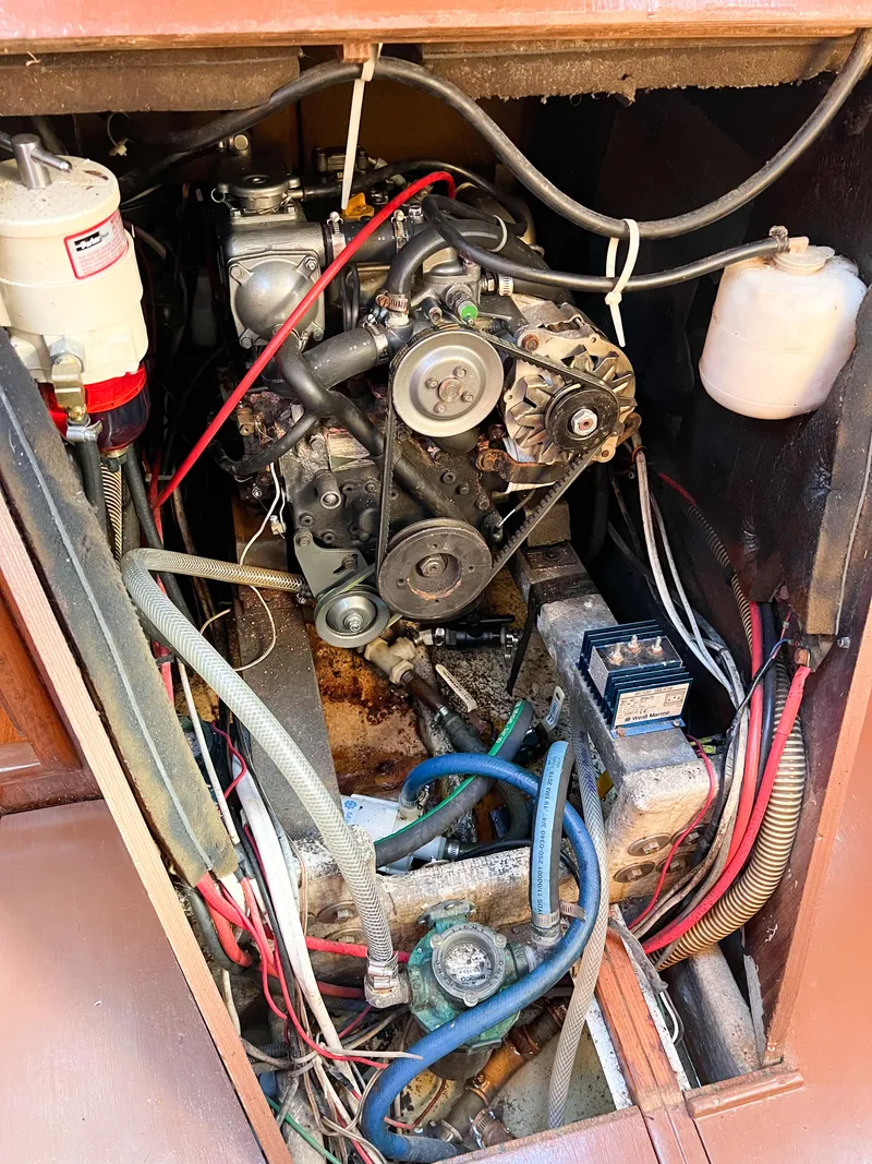 Slide: The Image of Engine compartment of a 1989 Jeanneau Voyage 11.20. - 4
