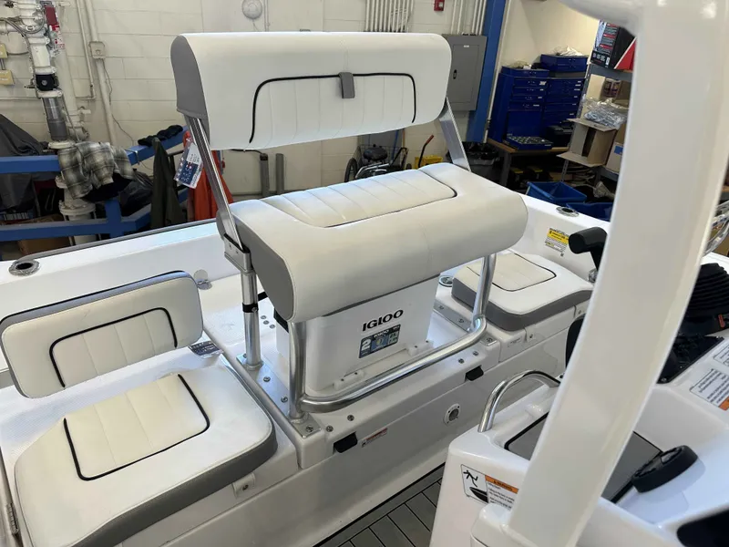 Slide: The Image of Yamaha 195 FSH Sport 2025 - 11