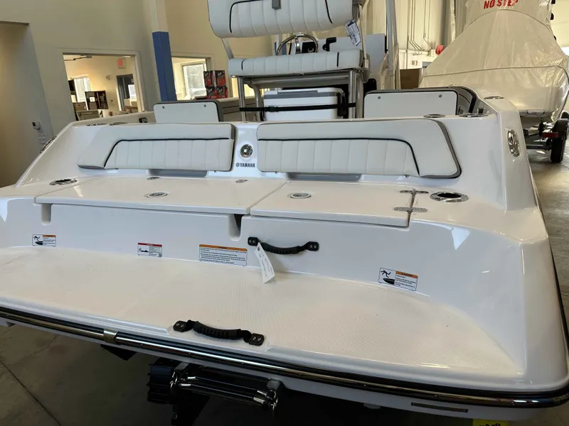 Slide: The Image of Yamaha 195 FSH Sport 2025 - 4