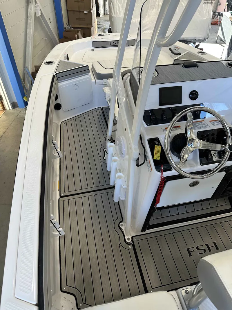 Slide: The Image of Yamaha 195 FSH Sport 2025 - 7