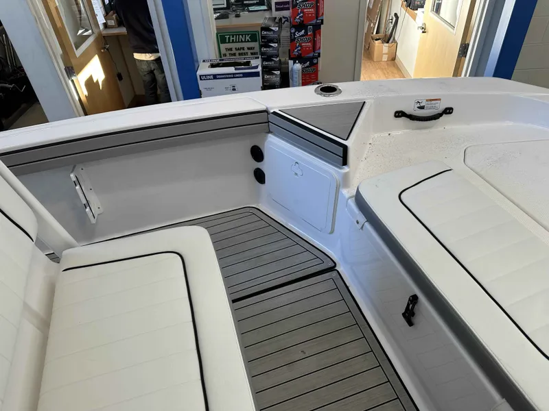 Slide: The Image of Yamaha 195 FSH Sport 2025 - 9