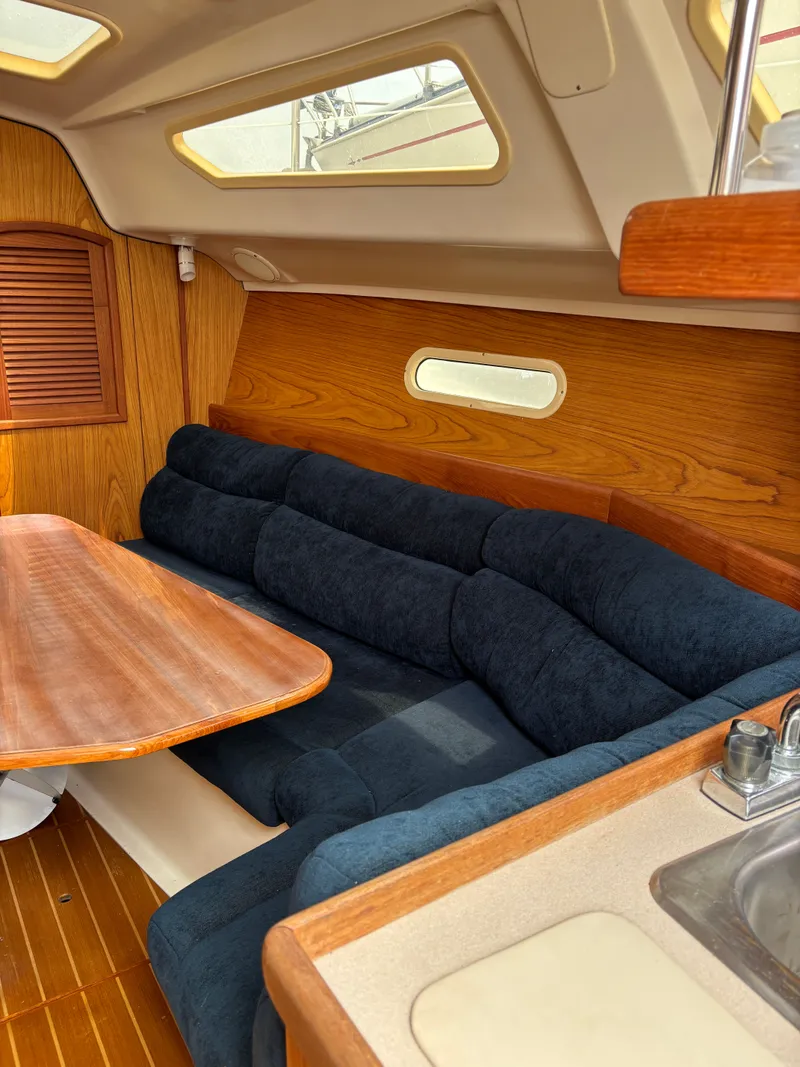 Slide: The Image of Hunter 320 2001 - 51