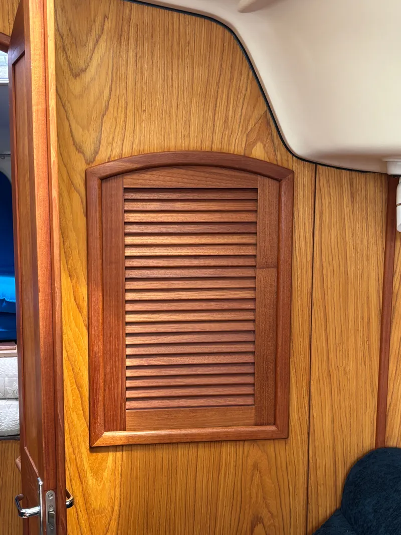 Slide: The Image of Hunter 320 2001 - 55