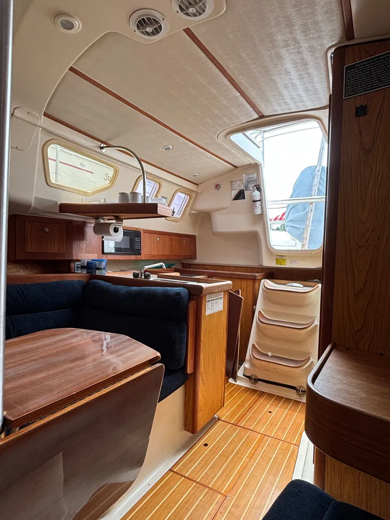 Slide: The Image of Hunter 320 2001 - 61