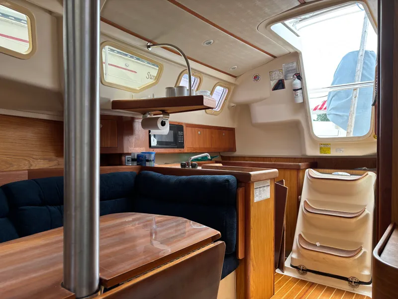 Slide: The Image of Hunter 320 2001 - 63