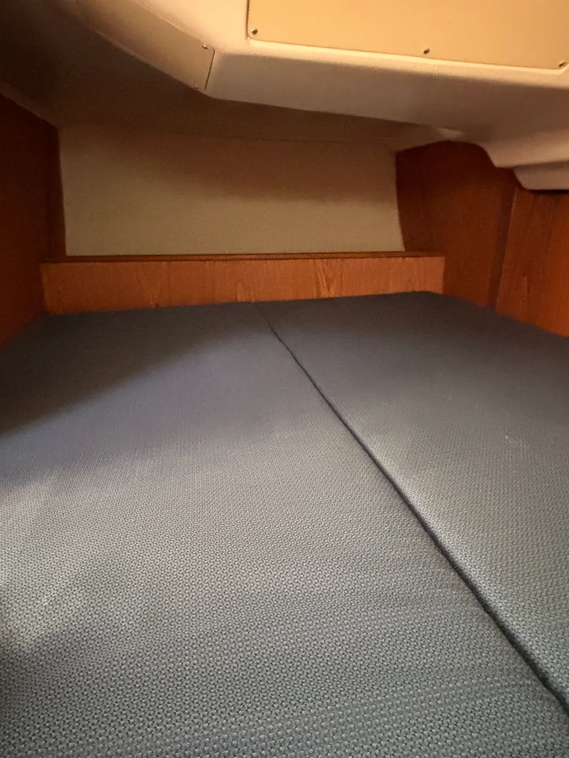 Slide: The Image of Hunter 320 2001 - 68