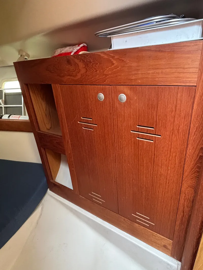 Slide: The Image of Hunter 320 2001 - 70