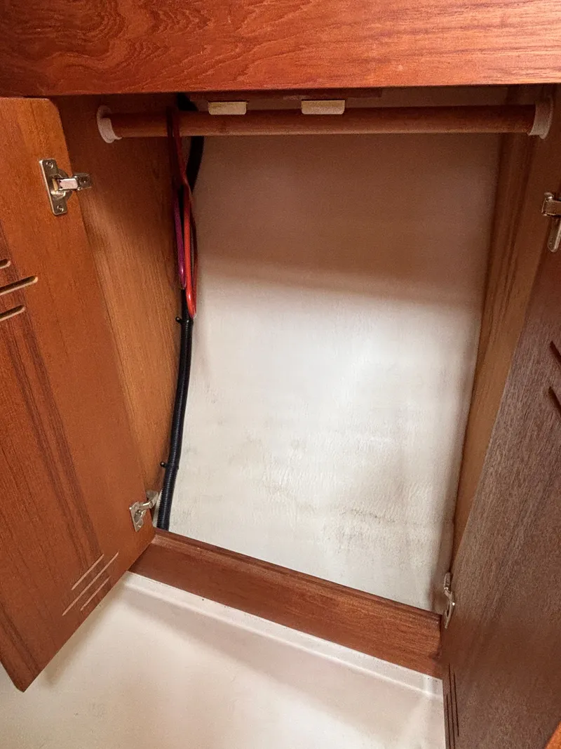 Slide: The Image of Hunter 320 2001 - 71