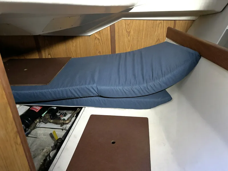 Slide: The Image of Hunter 320 2001 - 73