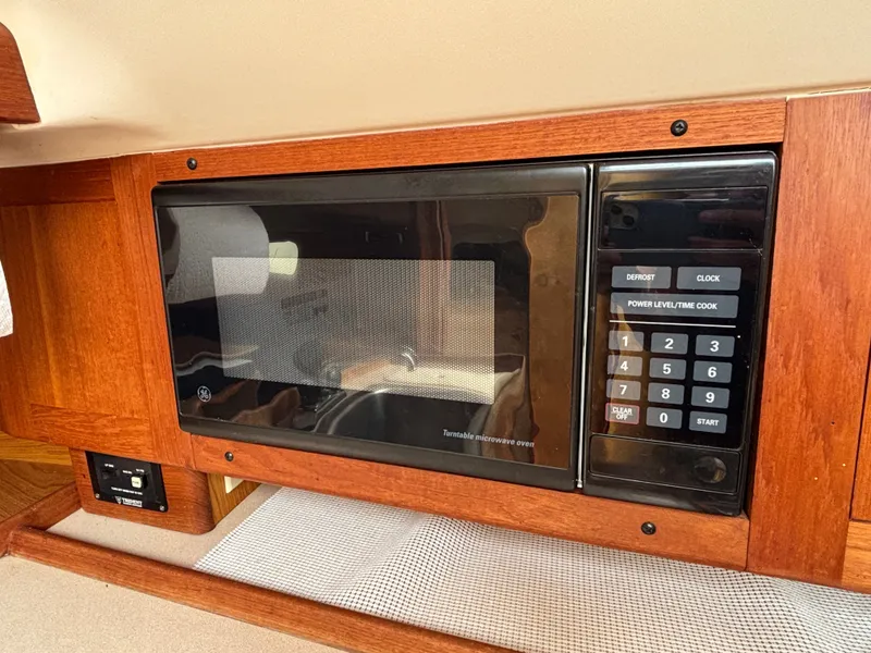 Slide: The Image of Hunter 320 2001 - 76