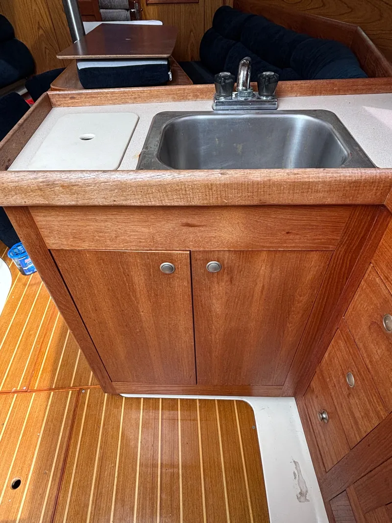 Slide: The Image of Hunter 320 2001 - 81