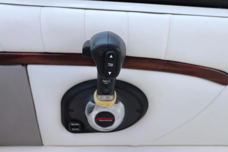 Slide: The Image of Close-up of throttle control on 2009 Sea Ray 270 Select EX. - 26